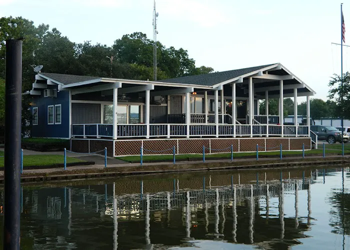 West Bay Marina & RV Park Picture 7