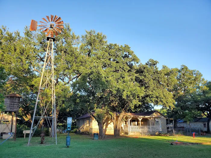 Post Oak Place Picture 4