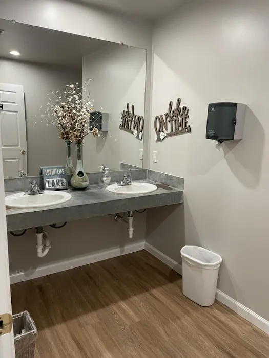 Hideaway 23 Lakefront RV & Cabins Picture 4