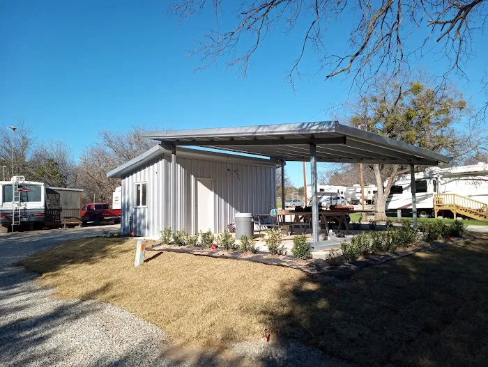 Thorp Spring RV Park Picture 8