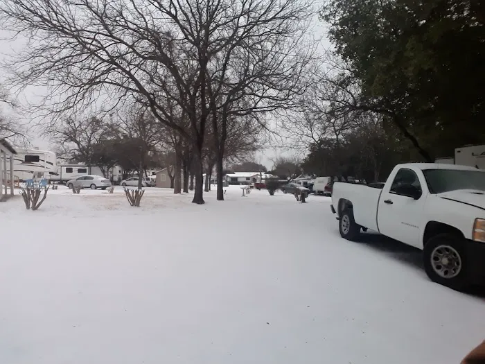 Thorp Spring RV Park Picture 3