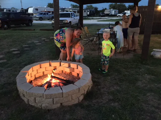 Granbury RV Park Picture 6