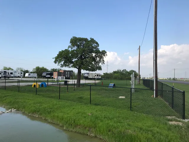 Granbury RV Park Picture 4