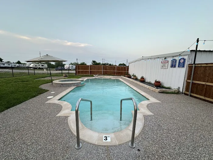 Granbury RV Park Picture 3