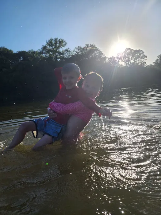 Gypsy Moon Hideaway - RV Park & Campground Picture 9