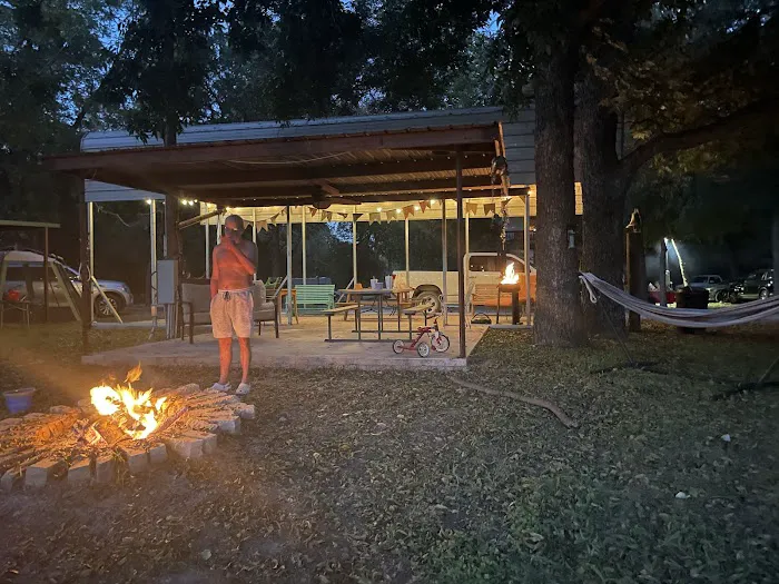 Gypsy Moon Hideaway - RV Park & Campground Picture 5