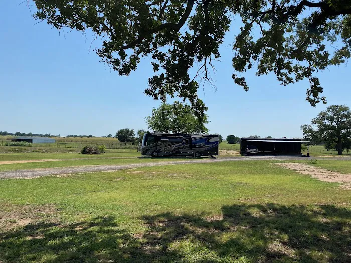 OUT IN THE COUNTRY RV PARK Picture 2