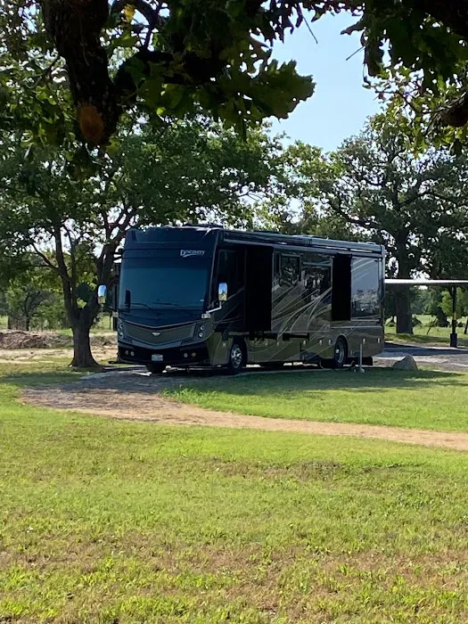 OUT IN THE COUNTRY RV PARK Picture 1