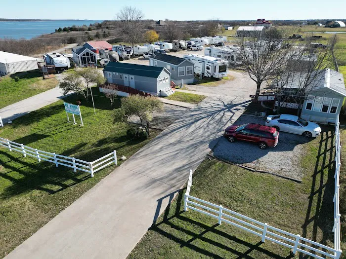 Lone Oak RV Park and Storage Picture 2