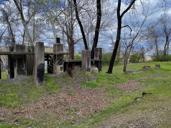 Burns Park RV Park and Campground Picture 9