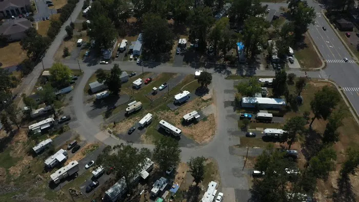 Brookwood Village Picture 4