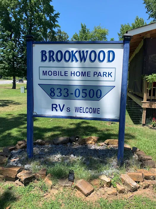 Brookwood Village Picture 10