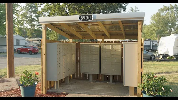 Brookwood Village Picture 8