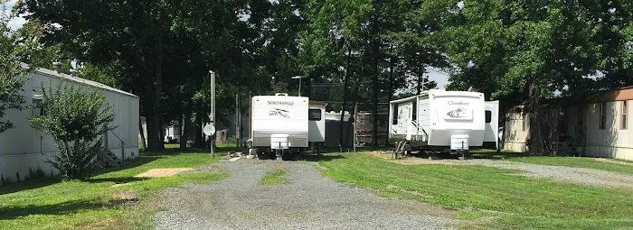 Brookwood Village Picture 7