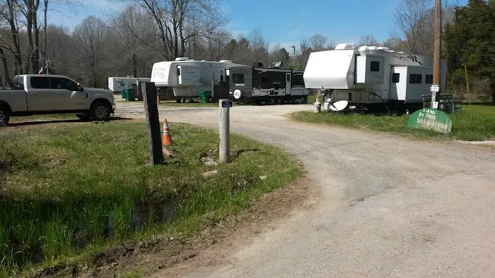 I-440 RV Park and Camper Picture 4