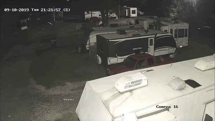 I-440 RV Park and Camper Picture 9