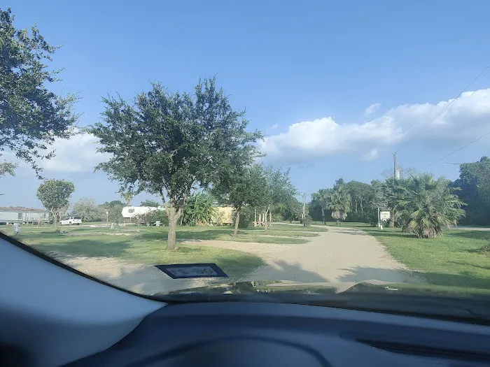 Oasis Mobile Home & RV Park Picture 2