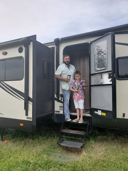 Oasis Mobile Home & RV Park Picture 8