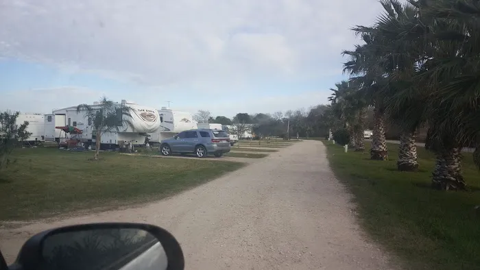 Oasis Mobile Home & RV Park Picture 4