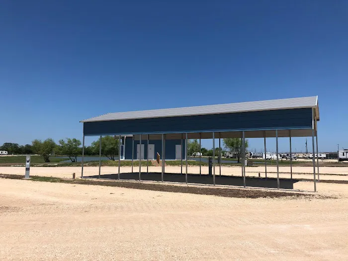 Freeport Friendly RV Park Picture 5