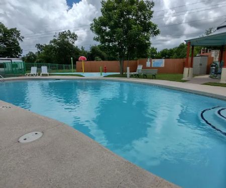 Basin RV Resort - Bastrop
