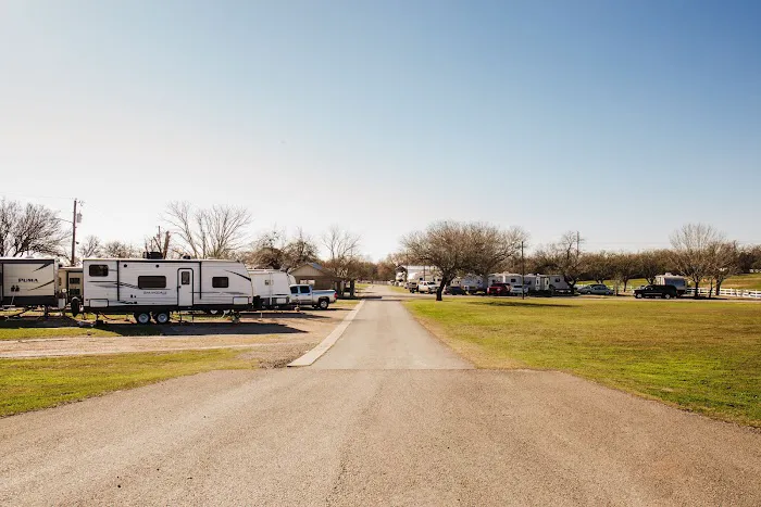 Bastrop RV Park Picture 6