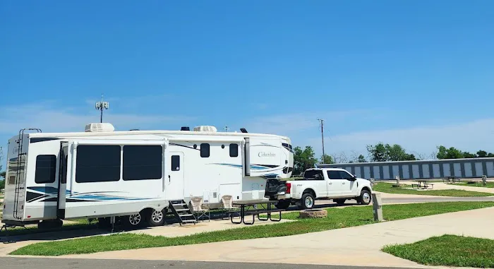 Great Escapes RV Resorts Elgin Picture 2