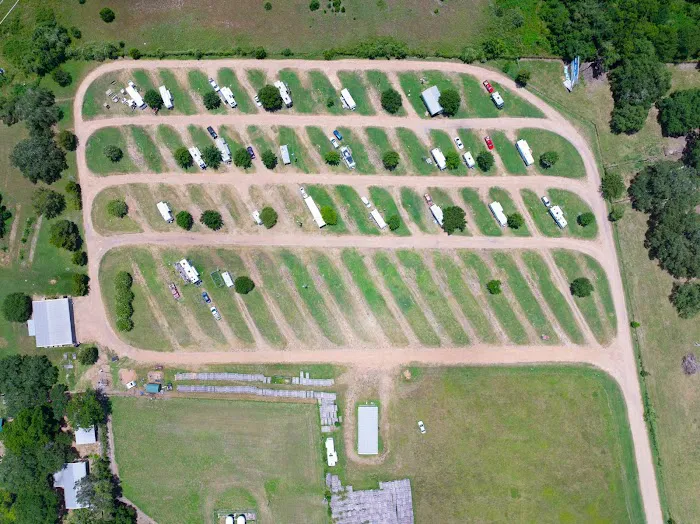 Flatonia Retreat & RV Resort Picture 7