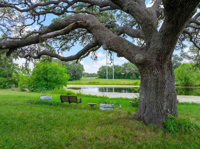 Flatonia Retreat & RV Resort Picture 5