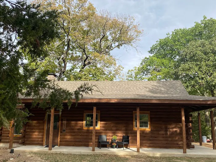 The Cozy Pines Cabin & RV Park Picture 8