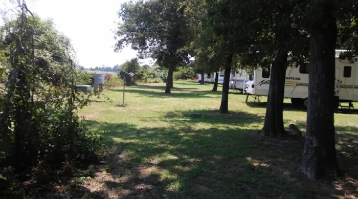 THREE PINES RV PARK Picture 4