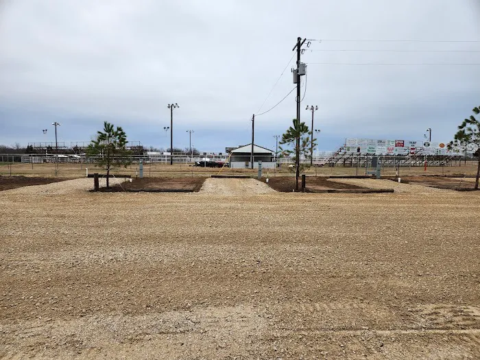 Maverick's RV Park Picture 6