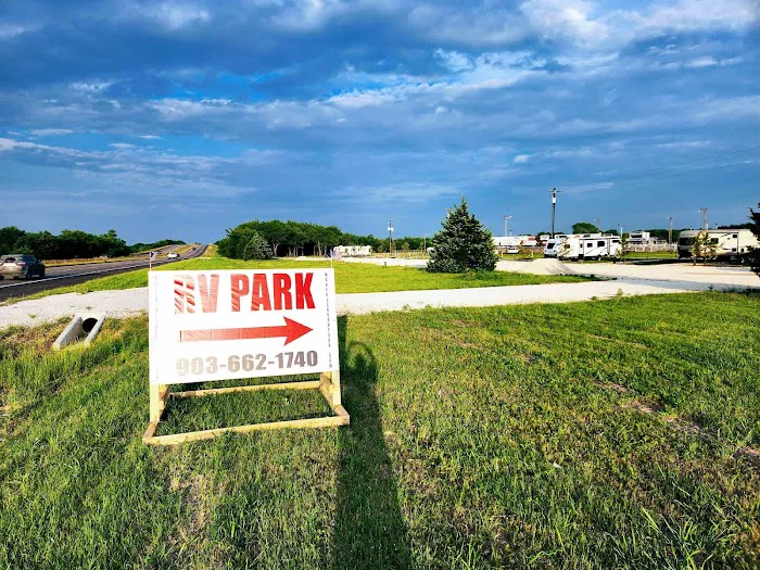 Maverick's RV Park Picture 9