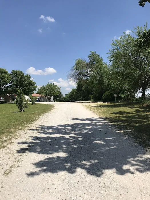 Adkins Sunshine Farm RV Park Picture 5