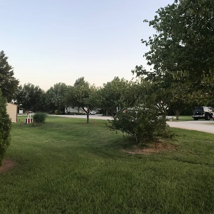 Adkins Sunshine Farm RV Park Picture 10