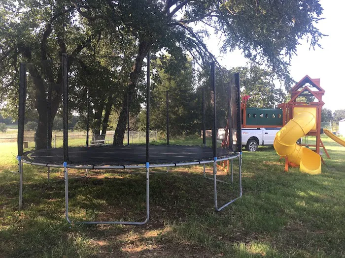 Queen & Duke RV Resort Picture 9