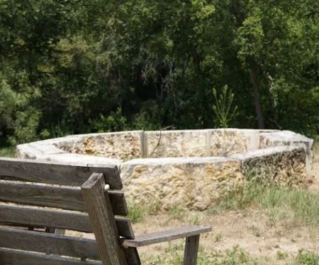 Lampasas Creekside Coach Park