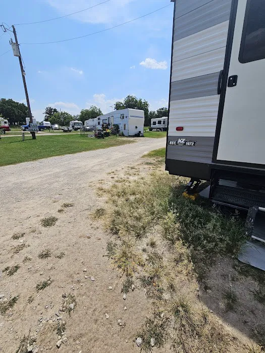 Camp Eagle RV Park Picture 9