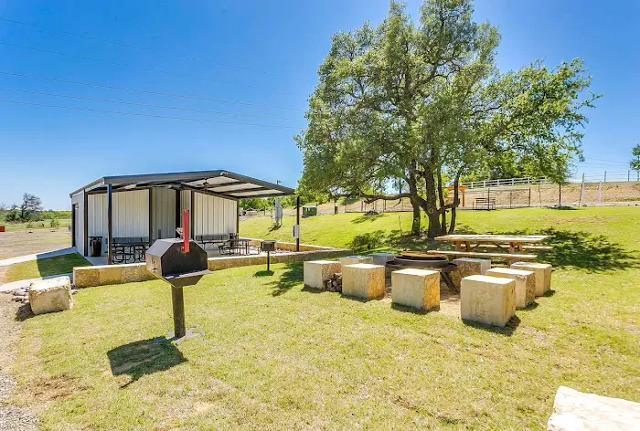 Lonestar 23 RV Park Picture 4