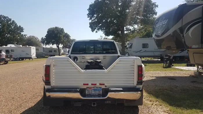 Azle RV Park West Picture 5