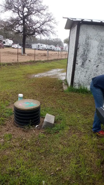 Azle RV Park West Picture 4