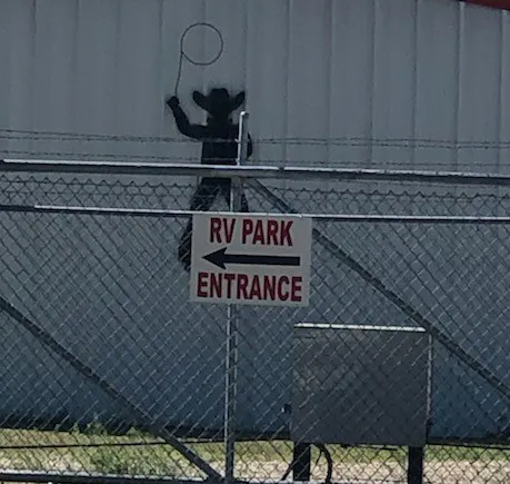 Red Roof RV Park & Storage Picture 2