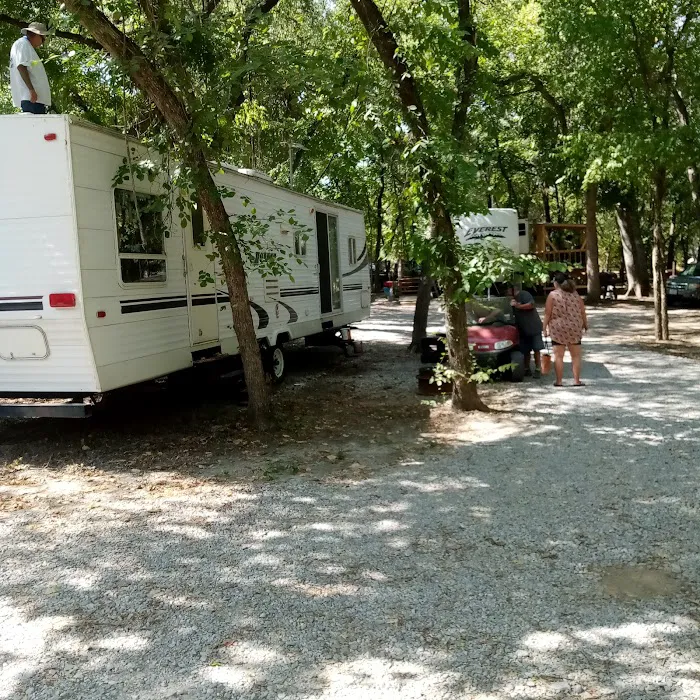 Campfire RV Park Picture 1