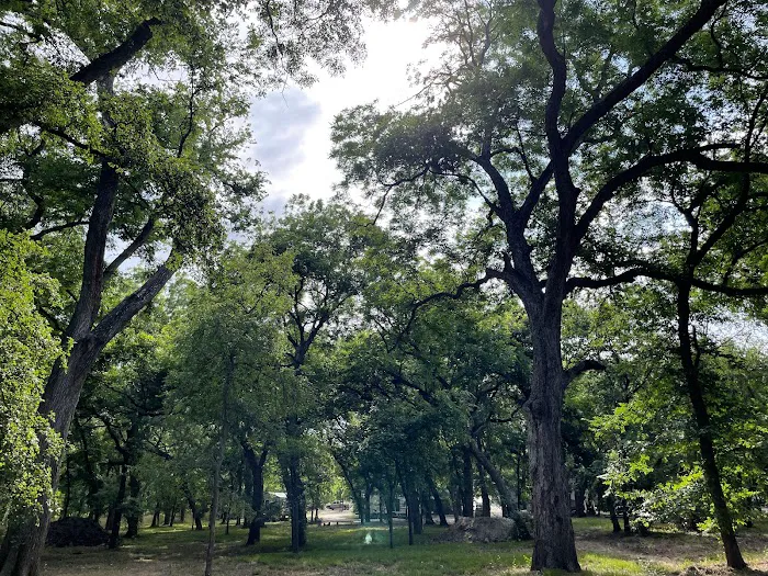 Campfire RV Park Picture 9