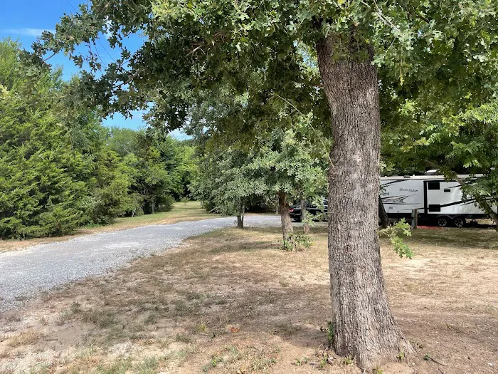 Campfire RV Park Picture 10