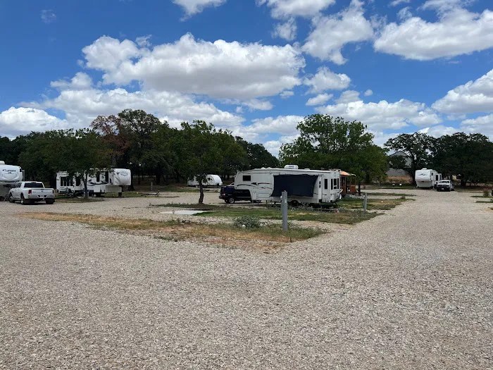 Oak Breeze Village RV Park Picture 1