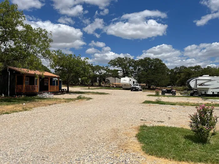 Oak Breeze Village RV Park Picture 2