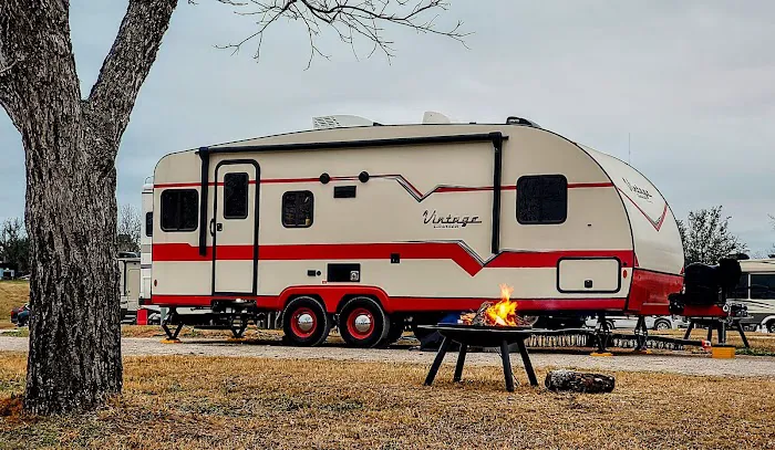 River Valley RV Resort Picture 10