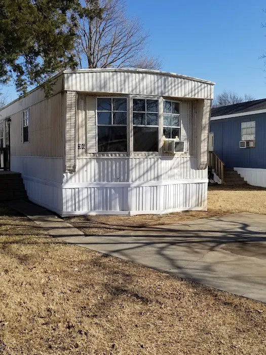 J & L Mobile Home Rentals Picture 5
