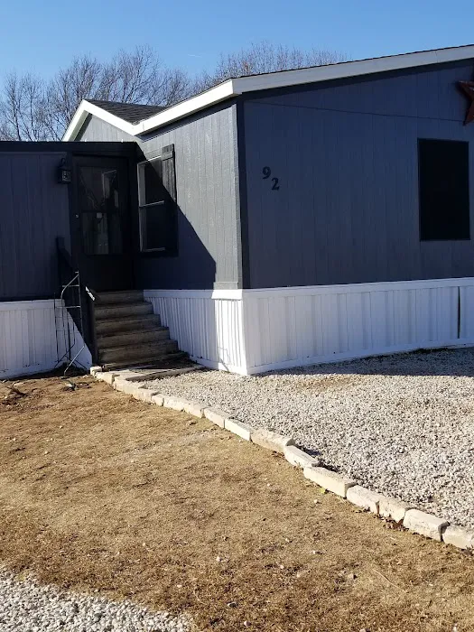 J & L Mobile Home Rentals Picture 4